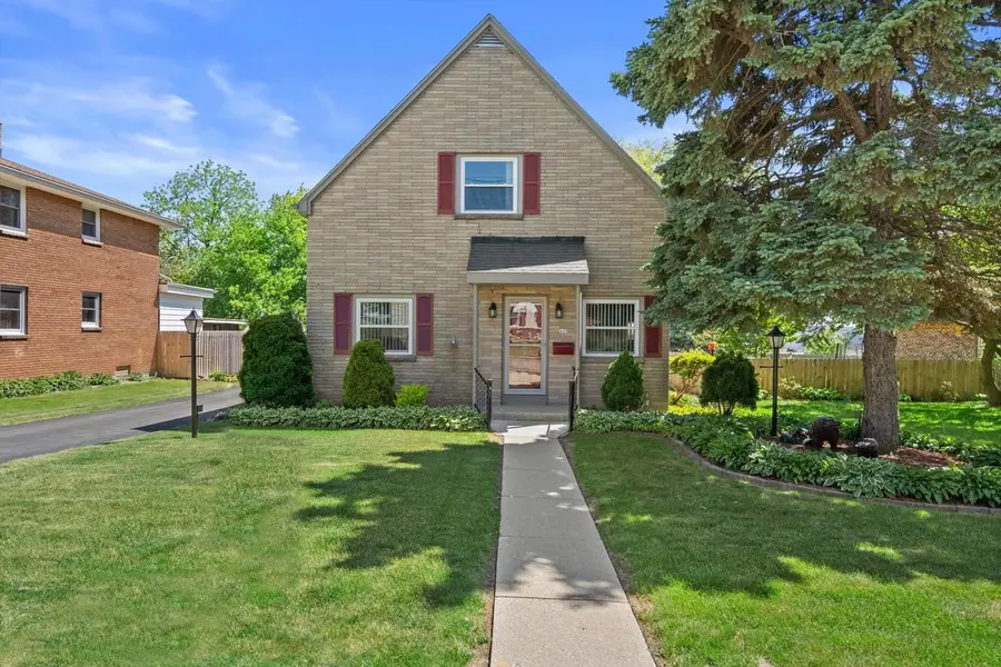 429 E Armour AVENUE, Milwaukee, WI 53207 - #2