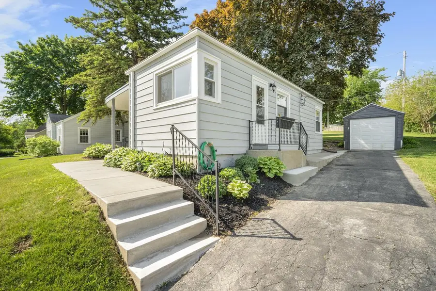 N85W16267 May AVENUE, Menomonee Falls, WI 53051 - #2