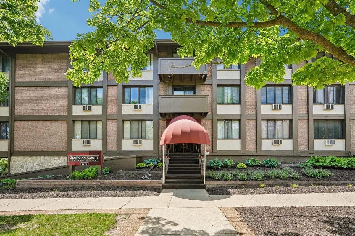 2025 E Greenwich AVENUE #106, Milwaukee, WI 53211 - #1