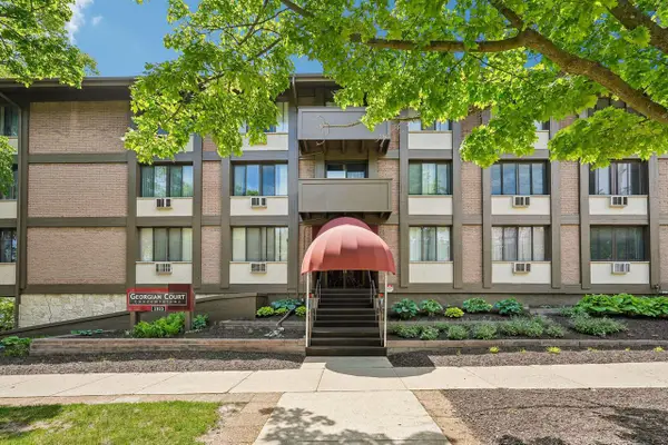 2025 E Greenwich AVENUE #106, Milwaukee, WI 53211