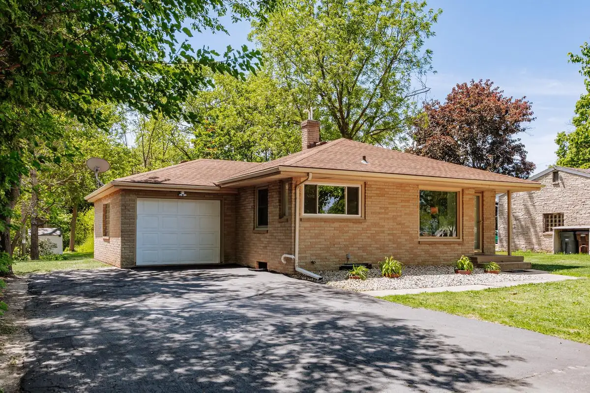 3049 Clayton AVENUE, East Troy, WI 53120 - #1