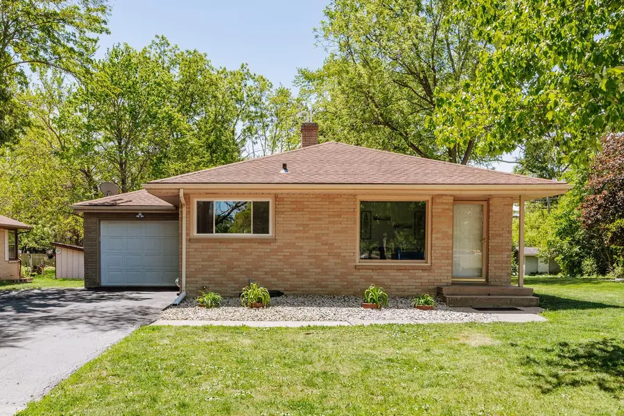 3049 Clayton AVENUE, East Troy, WI 53120 - #2