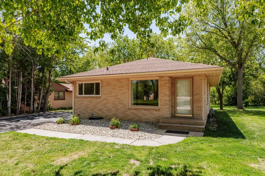 3049 Clayton AVENUE, East Troy, WI 53120 - #3
