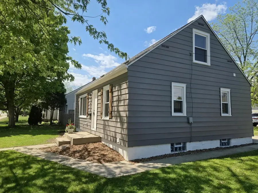 1634 Michigan AVENUE, South Milwaukee, WI 53172 - #2