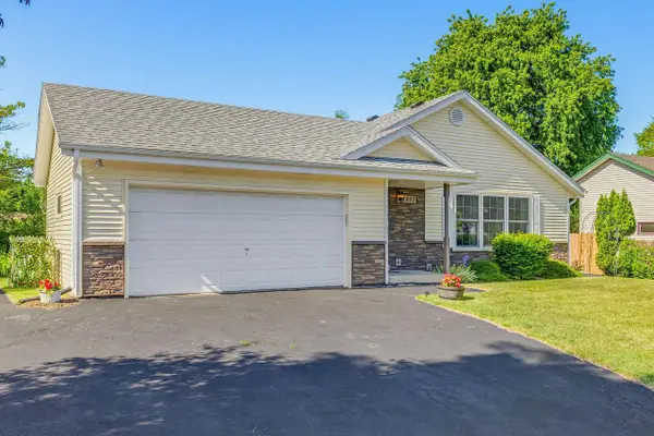 8820 W Travis LANE, Franklin, WI 53132