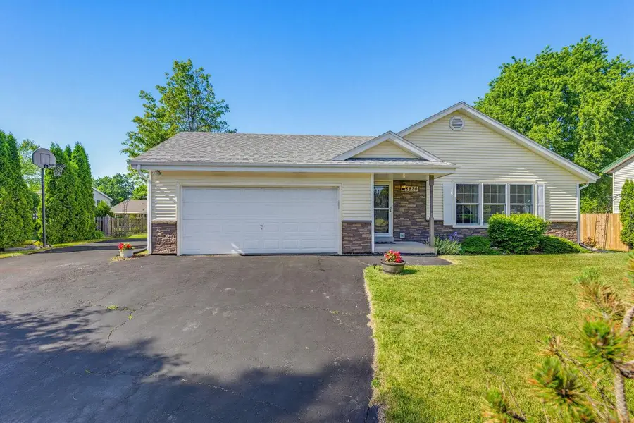 8820 W Travis LANE, Franklin, WI 53132 - #2