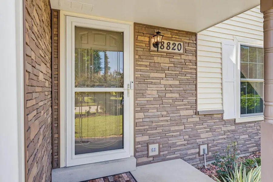8820 W Travis LANE, Franklin, WI 53132 - #3