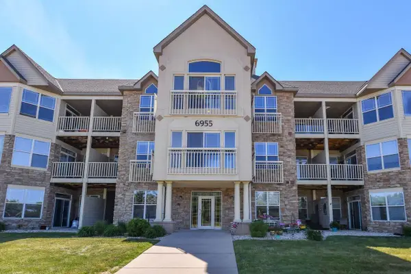 6955 S Riverwood BOULEVARD #211, Franklin, WI 53132