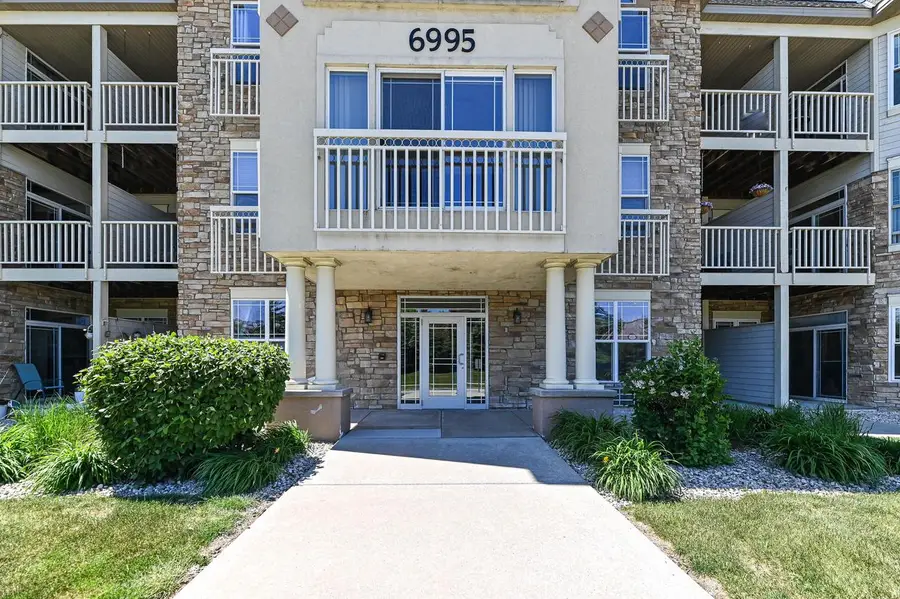 6995 S Riverwood BOULEVARD #S-202, Franklin, WI 53132 - #3