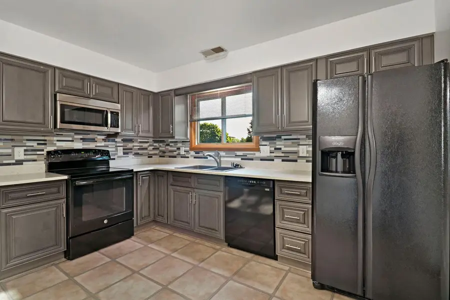 5509 Cambridge LANE #6, Mount Pleasant, WI 53406 - #2