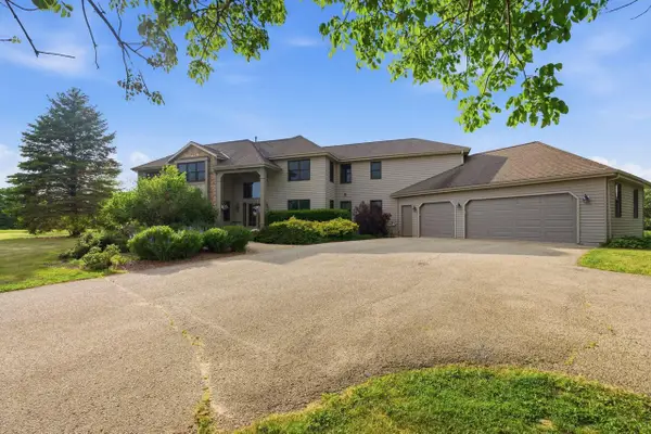 W350S1951 Waterville ROAD, Oconomowoc, WI 53066