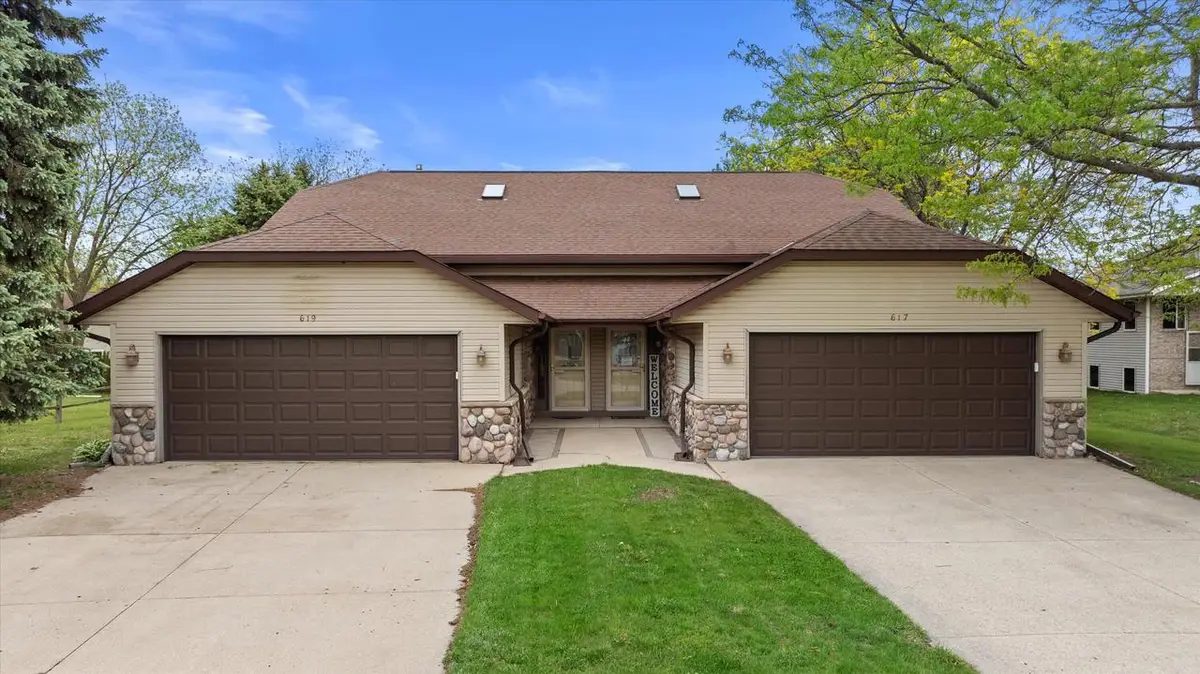 617 Wellington DRIVE #619, West Bend, WI 53090 - #1