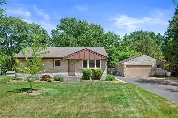 8874 S 81st STREET, Franklin, WI 53132