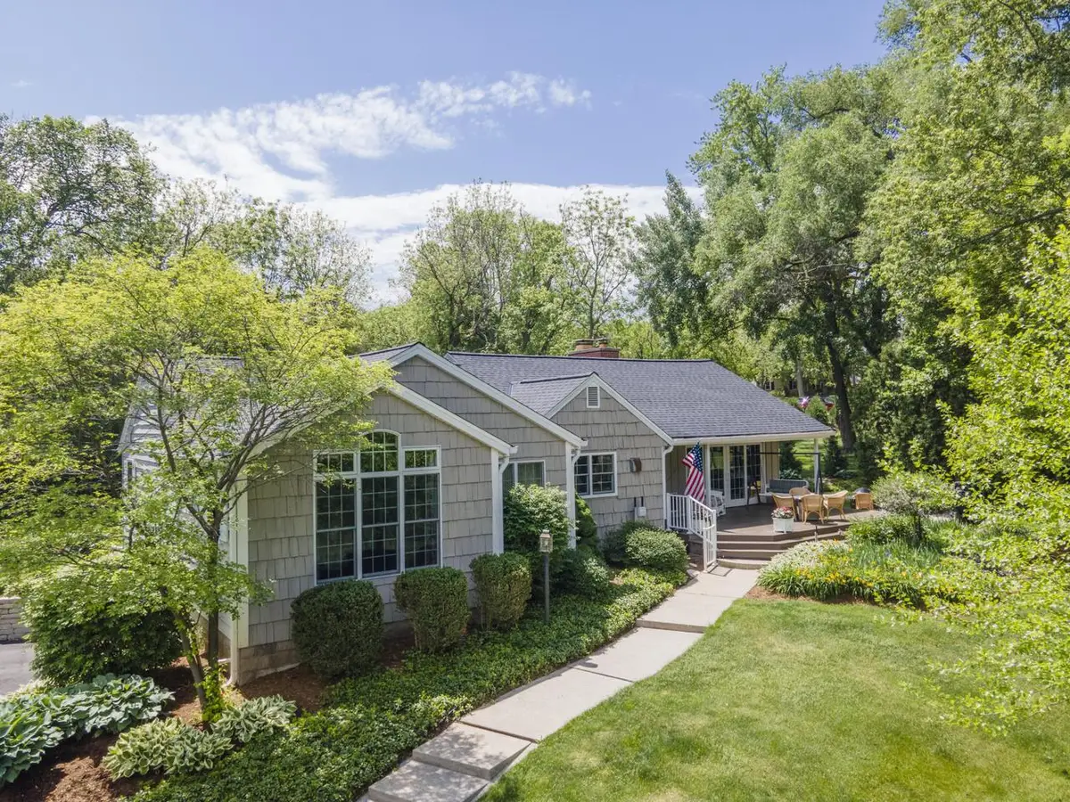 820 Madera CIRCLE, Elm Grove, WI 53122 - #1