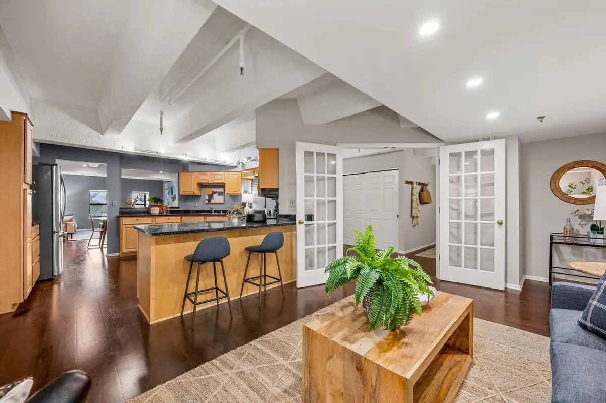 270 E Highland AVENUE #111, Milwaukee, WI 53202 - #1