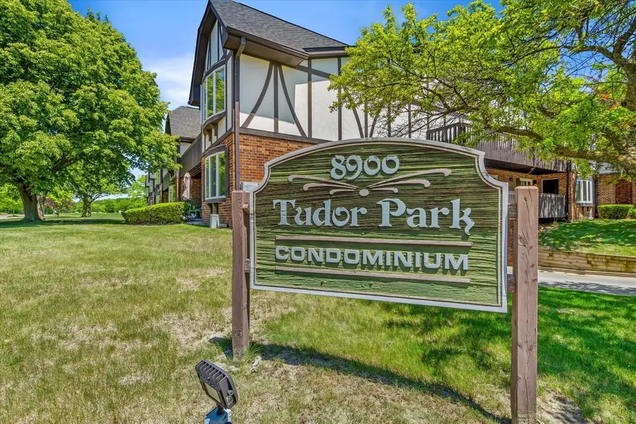 8900 N Park Plaza COURT #211, Brown Deer, WI 53223 - #3