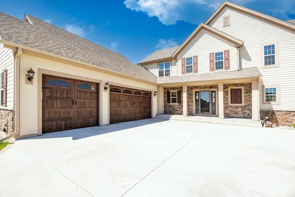N88W18648 Duke COURT, Menomonee Falls, WI 53051