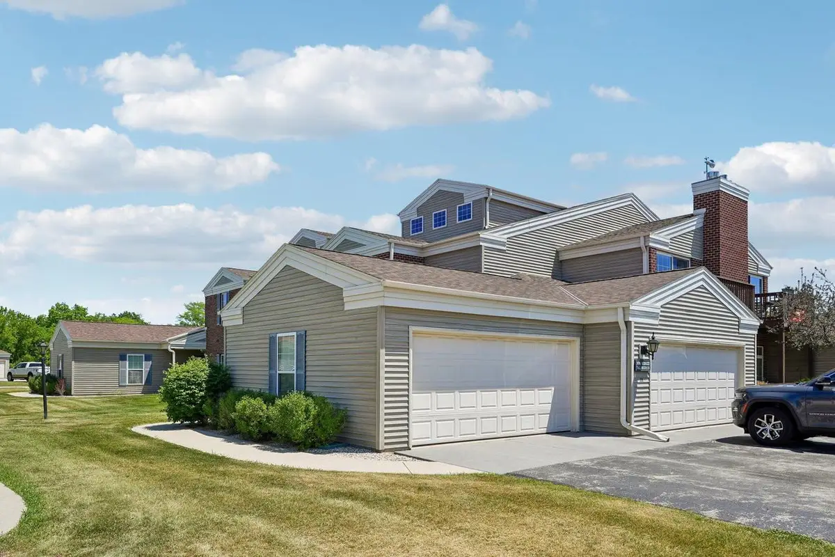 N16W26533 Tall Reeds LANE #H, Pewaukee, WI 53072 - #1