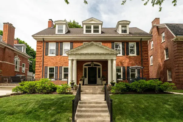 3053 N Summit AVENUE, Milwaukee, WI 53211