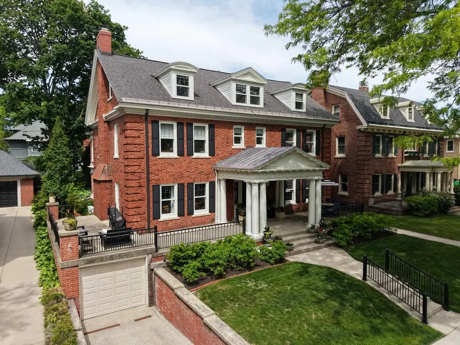 3053 N Summit AVENUE, Milwaukee, WI 53211 - #2