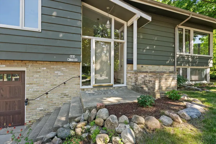 N89W17089 Highland COURT, Menomonee Falls, WI 53051 - #2