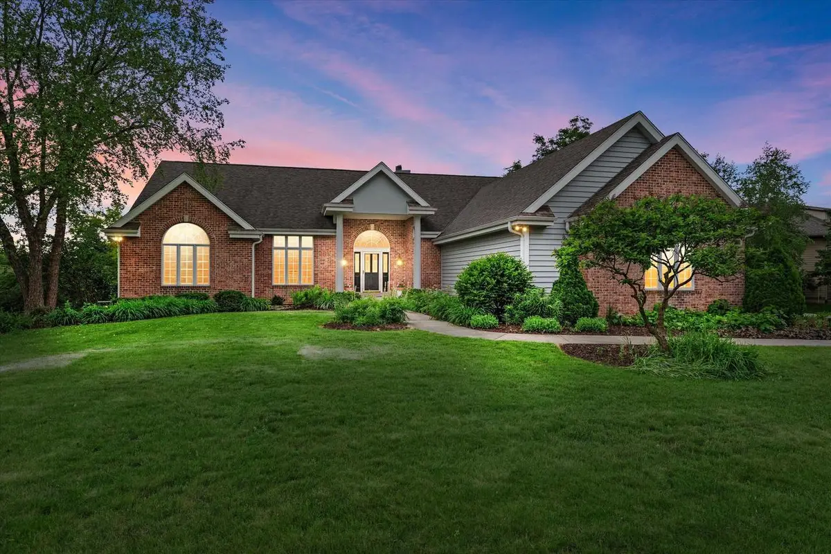 219 Muirfield COURT, North Prairie, WI 53153 - #1
