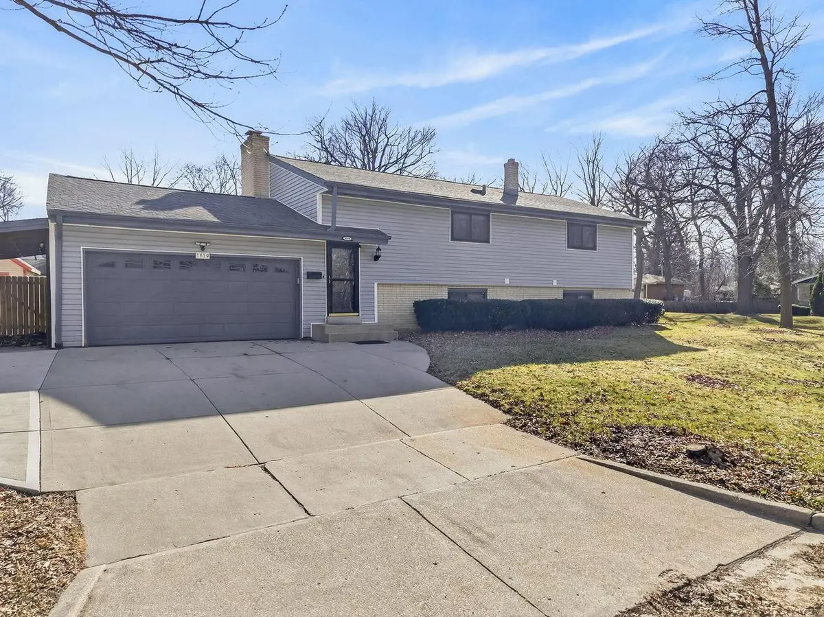 1819 W MALLORY AVENUE, Milwaukee, WI 53221 - #1
