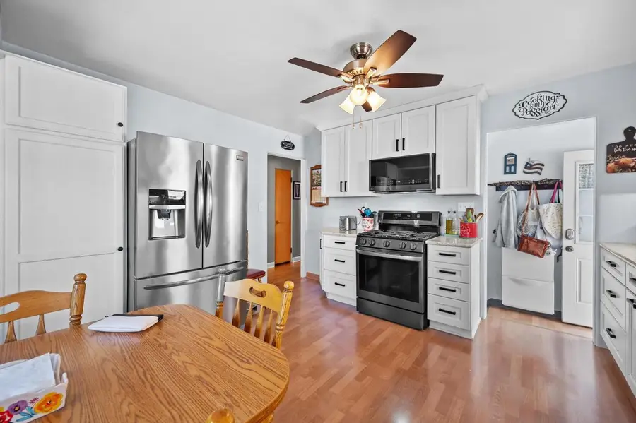 3321 W Oklahoma AVENUE SW, Milwaukee, WI 53215 - #3