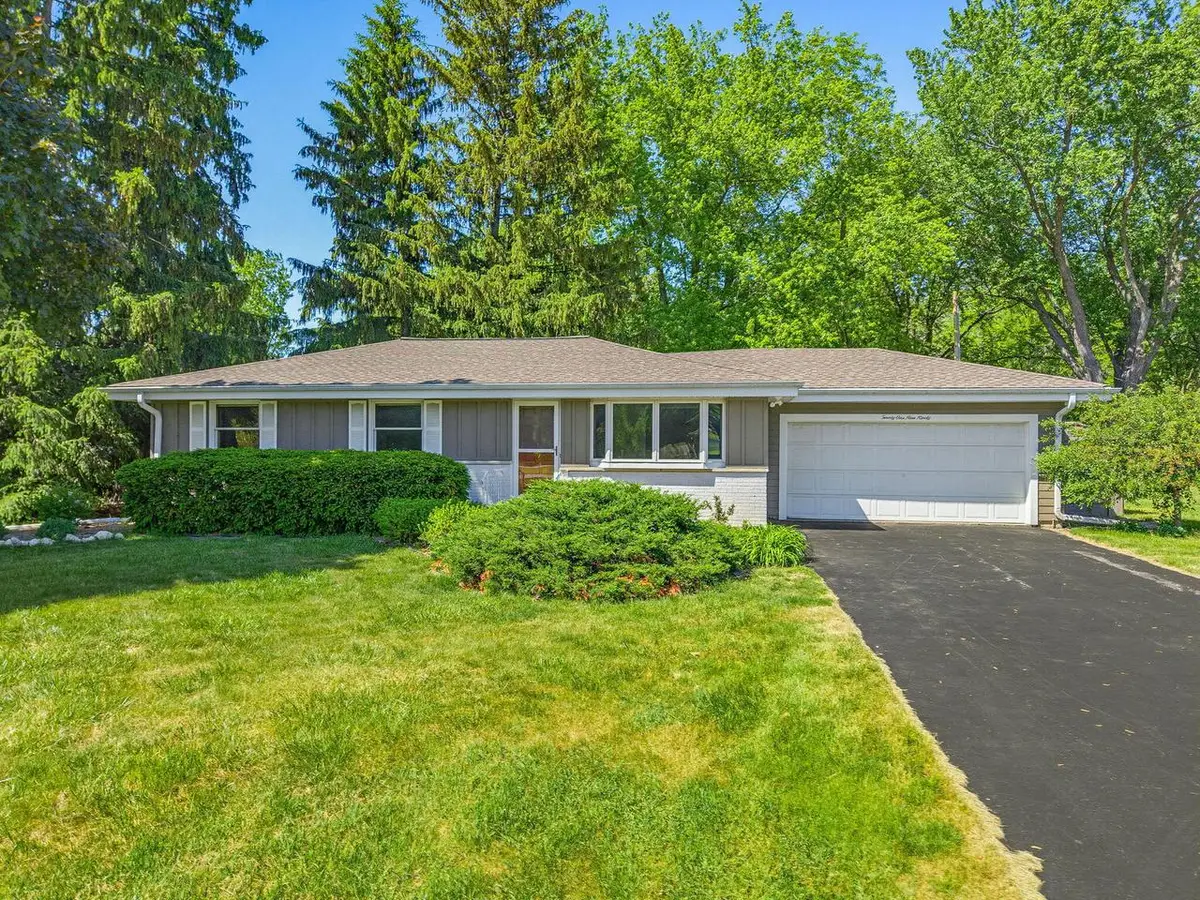 21990 Holly Crest DRIVE, Brookfield, WI 53045 - #1