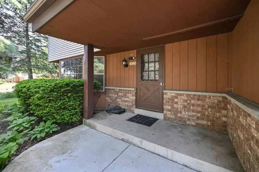 14325 W Lincoln AVENUE, New Berlin, WI 53151 - #2