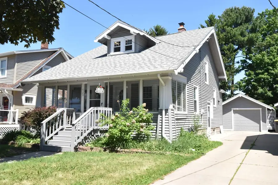 728 Linden STREET, Waukesha, WI 53186 - #2