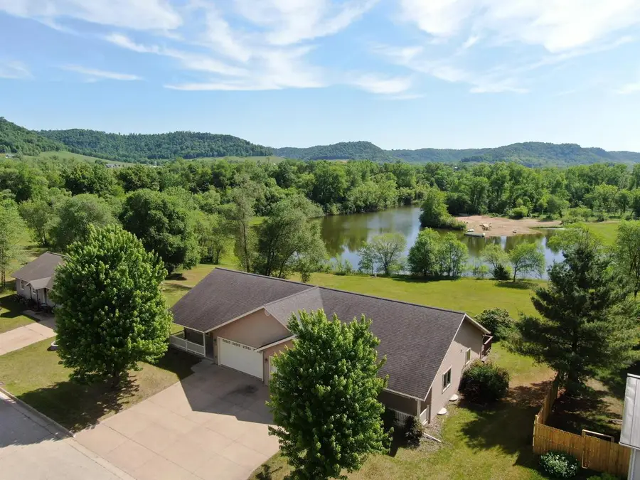 103 Sand Lake COURT #105, Stoddard, WI 54658 - #2