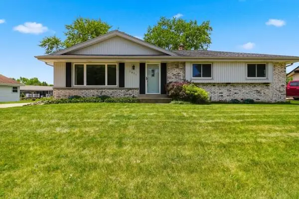 7431 S Logan AVENUE, Oak Creek, WI 53154
