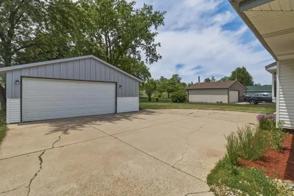 7431 S Logan AVENUE, Oak Creek, WI 53154 - #2