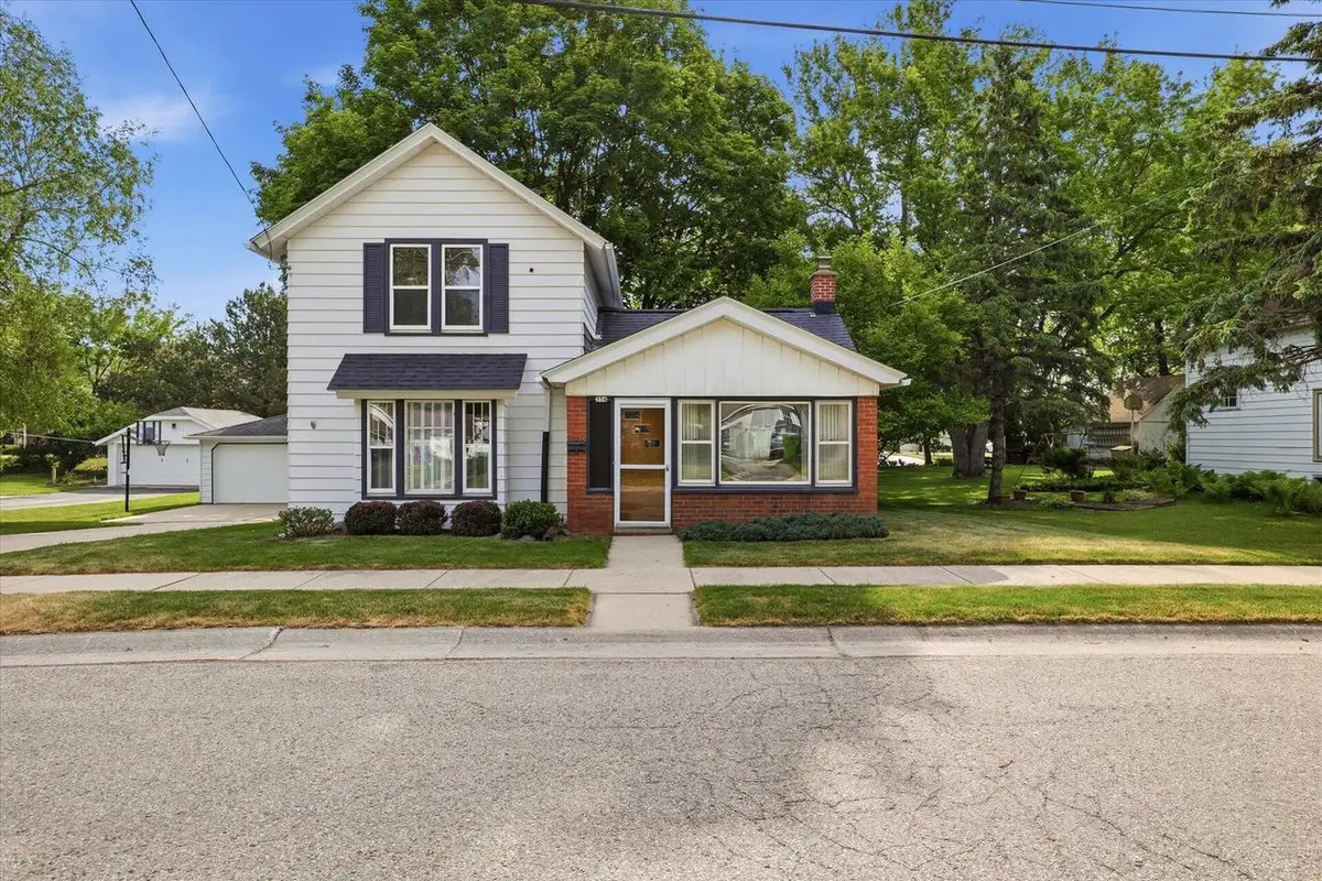 354 Prospect AVENUE, Hartland, WI 53029 - #1