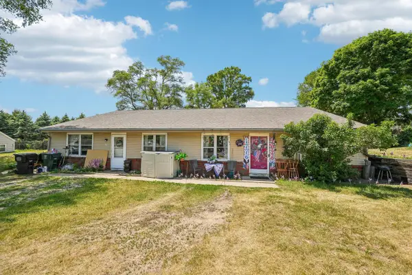 1037 Carriage COURT #1039, Palmyra, WI 53156