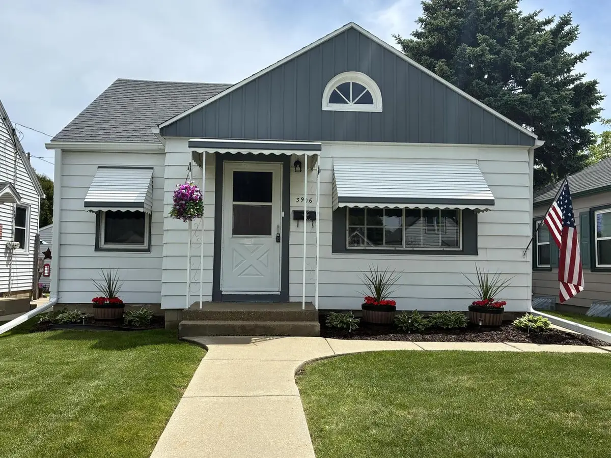 3906 S Kirkwood AVENUE, Saint Francis, WI 53235 - #1