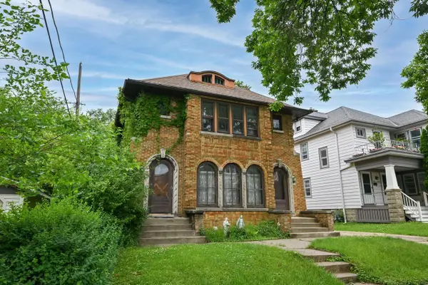2012 E Newton AVENUE #2014, Shorewood, WI 53211