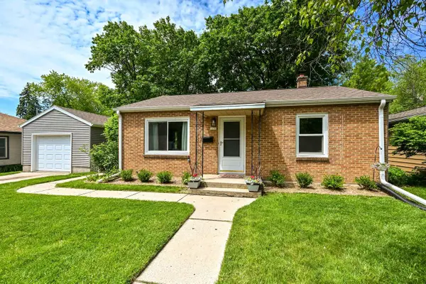 1121 8th AVENUE, Grafton, WI 53024