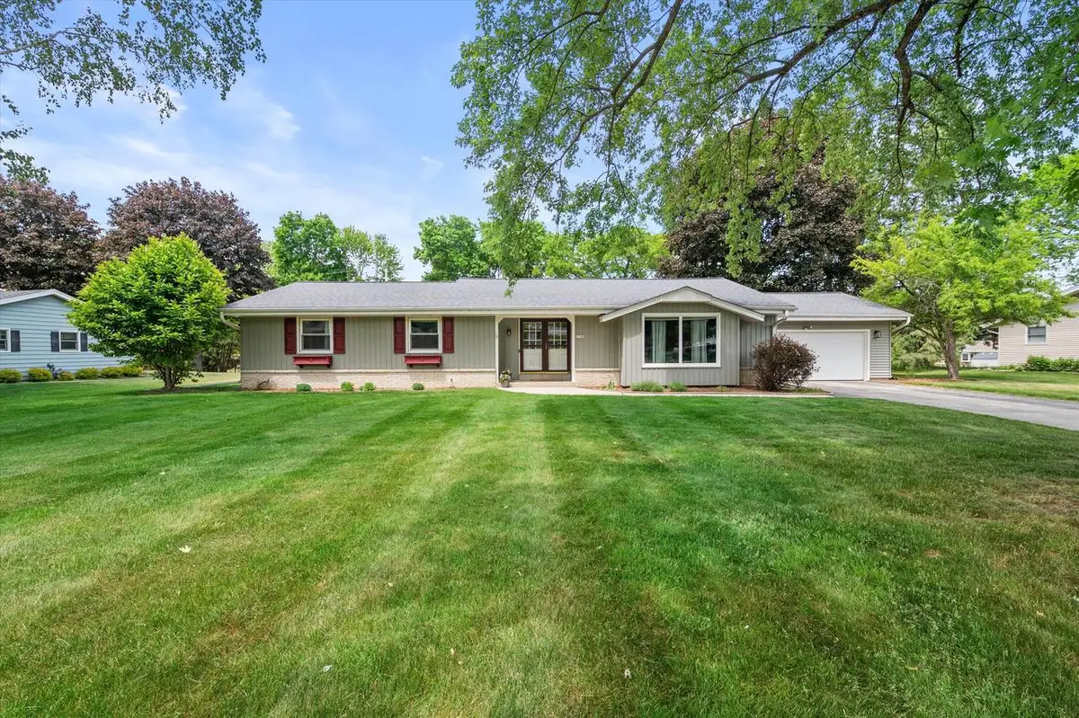 17780 Continental DRIVE, Brookfield, WI 53045 - #1