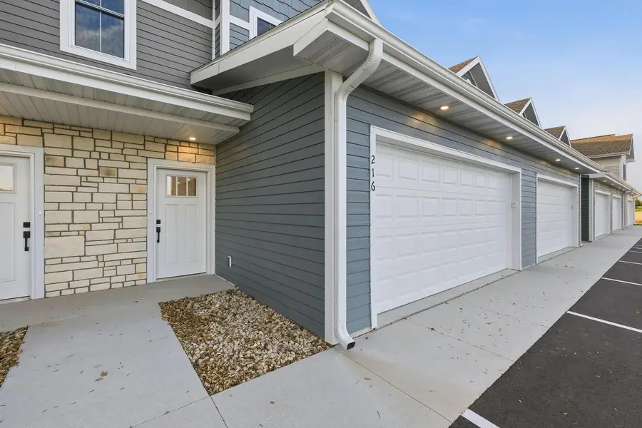 208 Settlers DRIVE, Jefferson, WI 53549 - #2