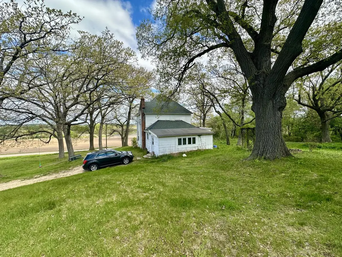 202 Tipperary ROAD, Brooklyn, WI 53521 - #1