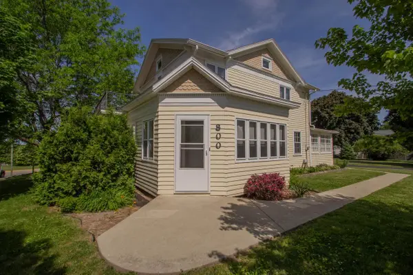 800 W Main STREET, Watertown, WI 53094