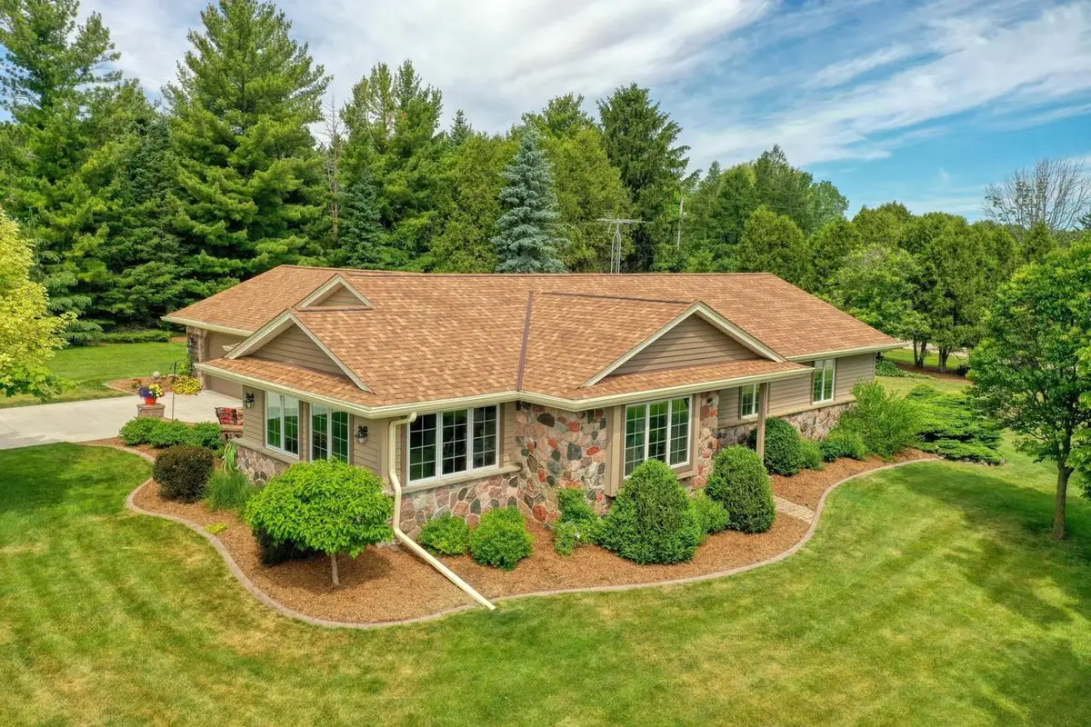 6715 Alpine DRIVE, West Bend, WI 53090 - #1