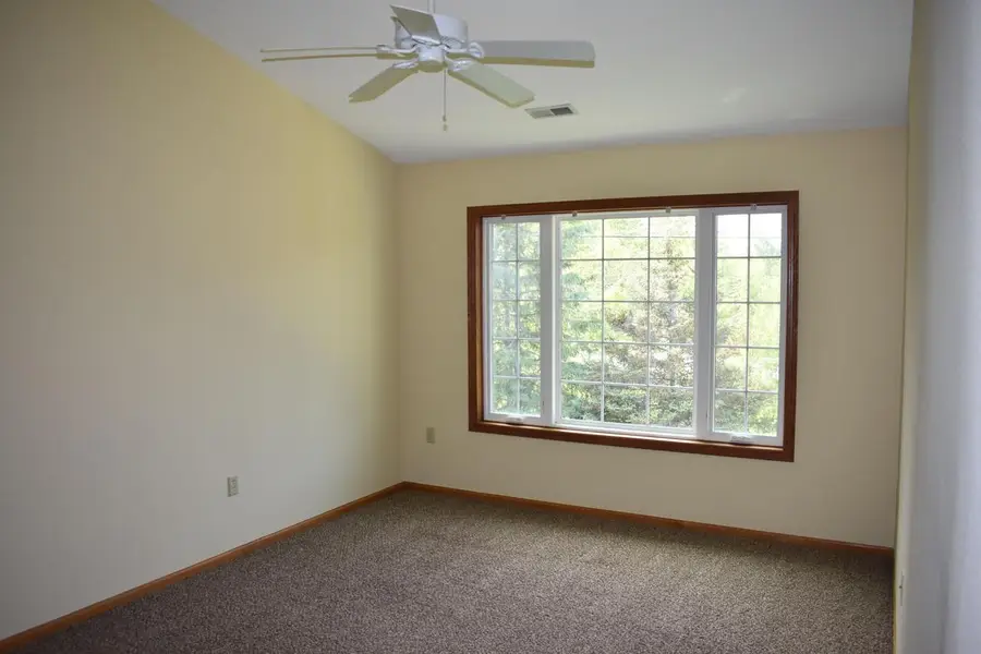 803 Cheyenne AVENUE #Unit E, Grafton, WI 53024 - #2