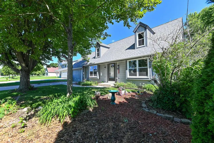 960 E Oakwood ROAD, Oak Creek, WI 53154 - #3