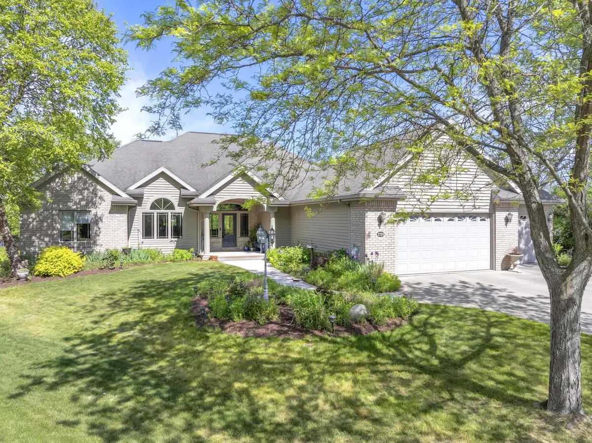 2720 Monarch CIRCLE, Sheboygan, WI 53083 - #1