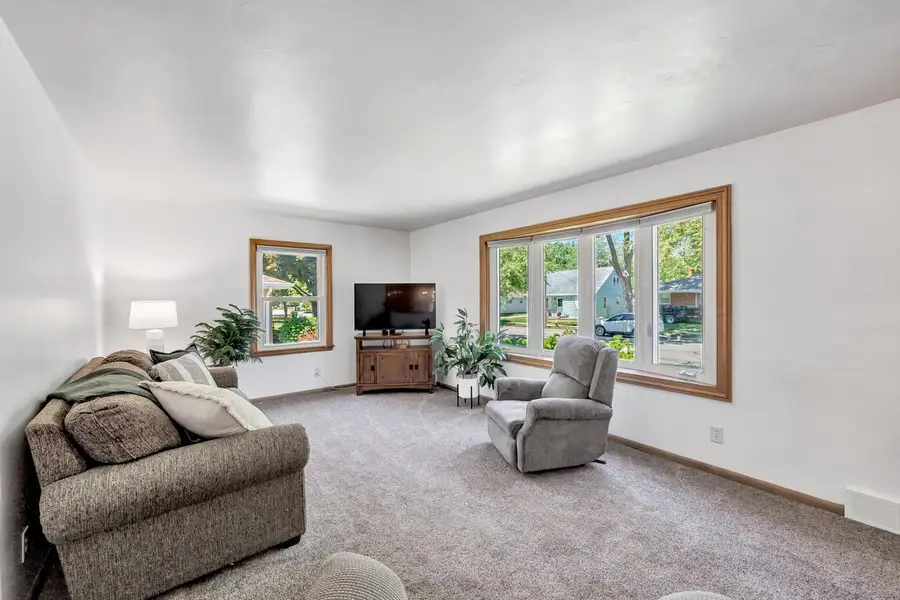2032 Hillview DRIVE, Green Bay, WI 54302 - #2