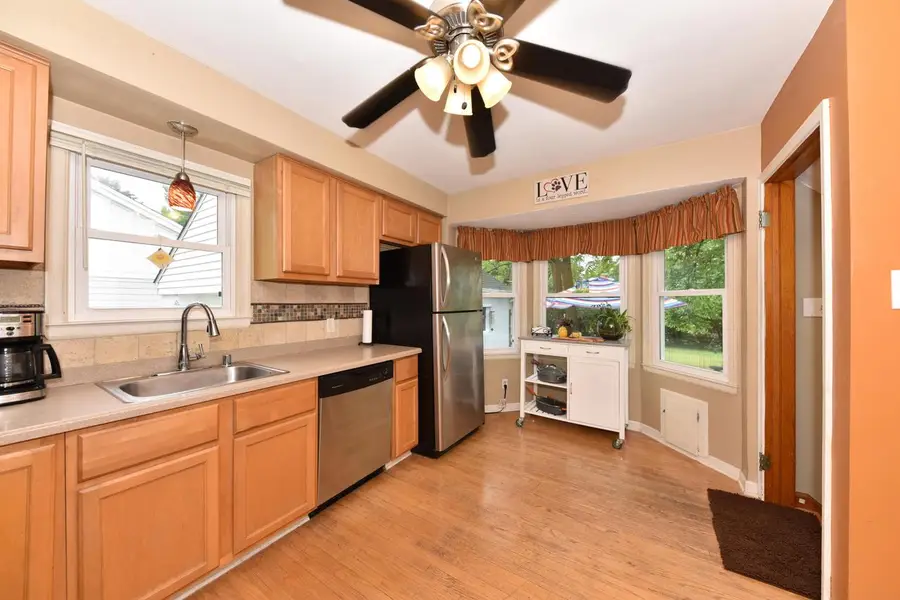 W63N375 Hillcrest AVENUE, Cedarburg, WI 53012 - #3