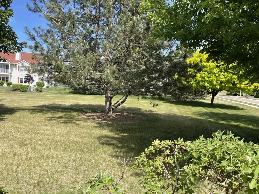 723 Stoney Creek COURT #4, West Bend, WI 53095 - #3